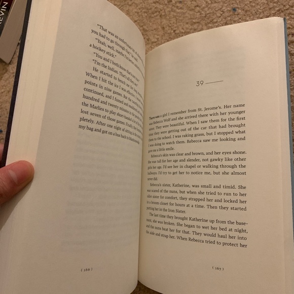 9/$40💜great condition brand new book Indian horse - Picture 2 of 2